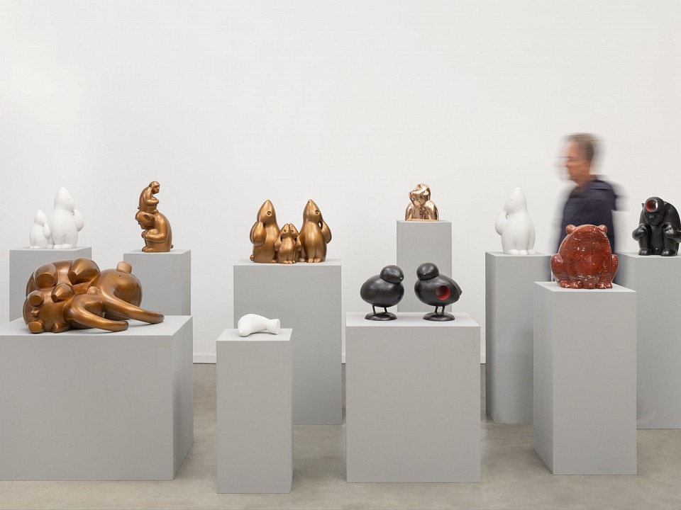 Brett Murray, Artist portrait with sculptures (c) Mike Hall MR (3)