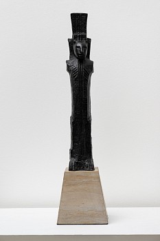 Deborah Bell, Four pillars standing North, edition of 12, bronze, 48 x 8 cm HR (c) Damian Griffiths (1)